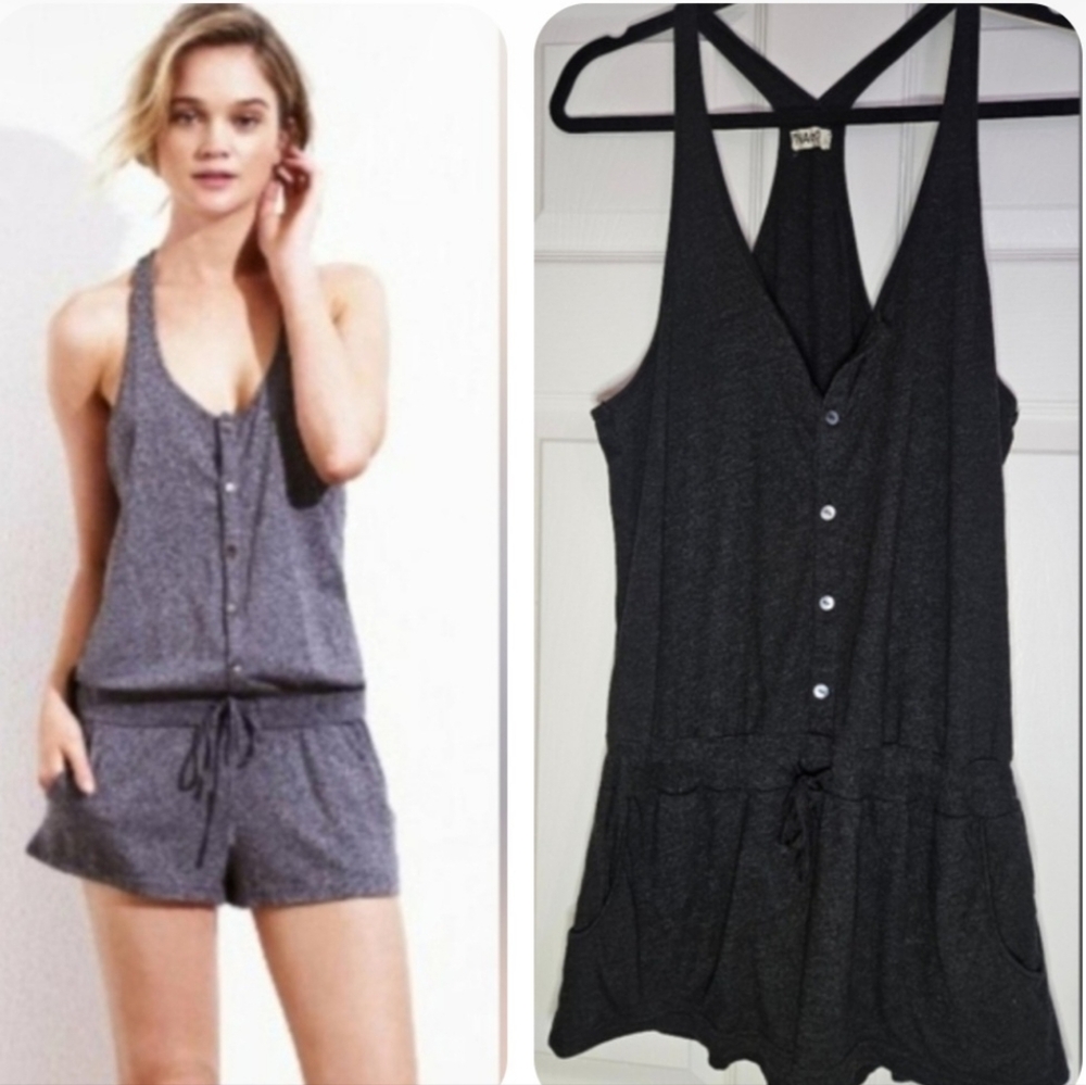 TNA Black Woman's Jumpsuit. Size L. Good Condotion.